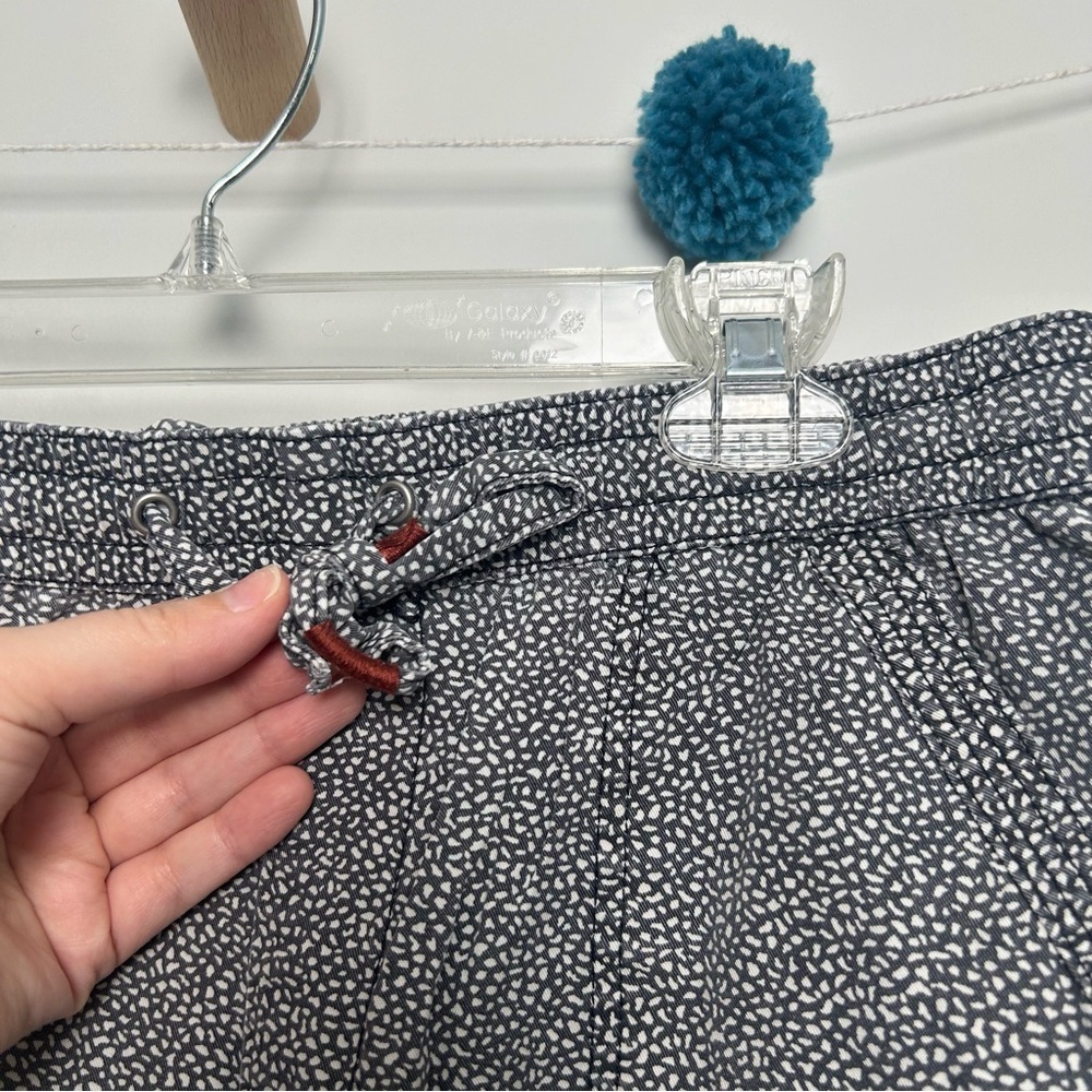 Anthropologie Orana Relaxed Fit Blue and White Joggers - Picture 2 of 8